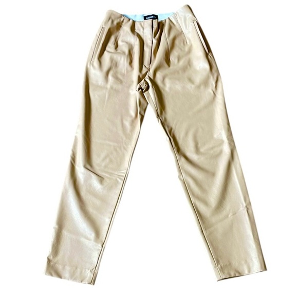 Express Faux Leather Pants NWOT Size 4 Tan Tapered leg Darts Pockets Neutral - Picture 1 of 15